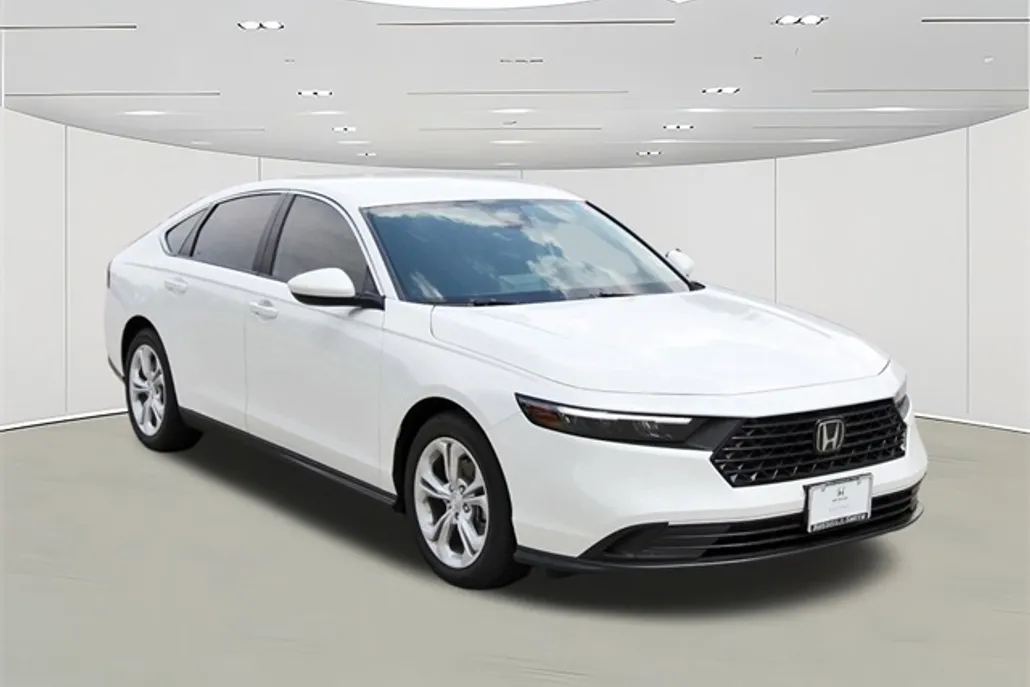 2025 Honda Accord LX photo 1