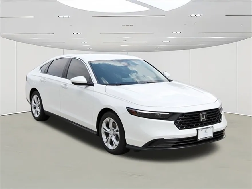 2025 Honda Accord LX photo 1