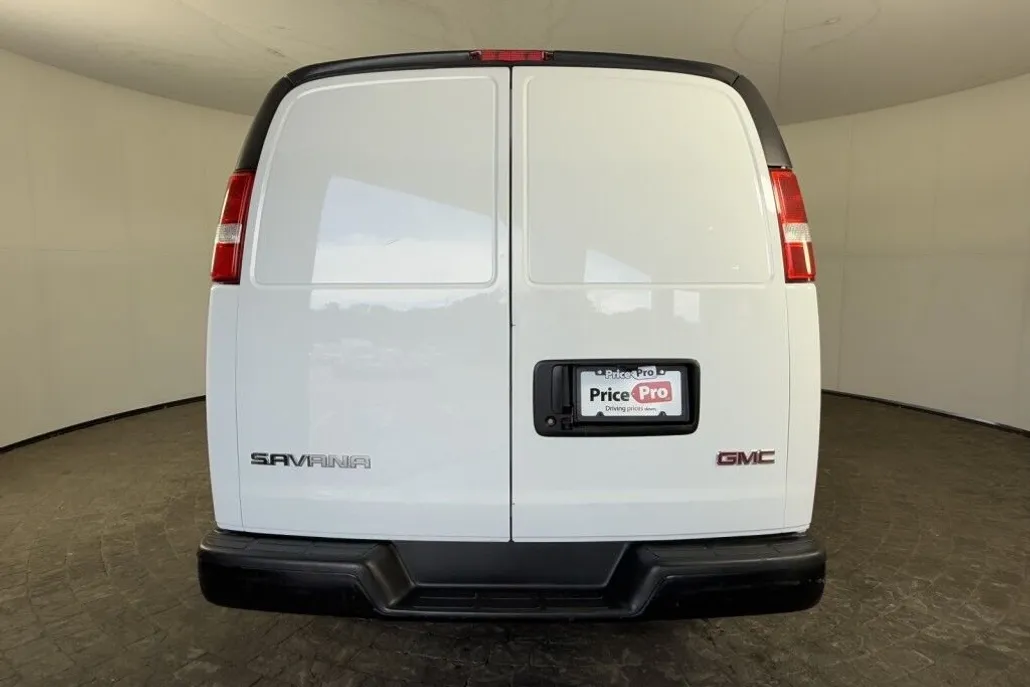 2023 Gmc Savana Cargo 2500 photo 1