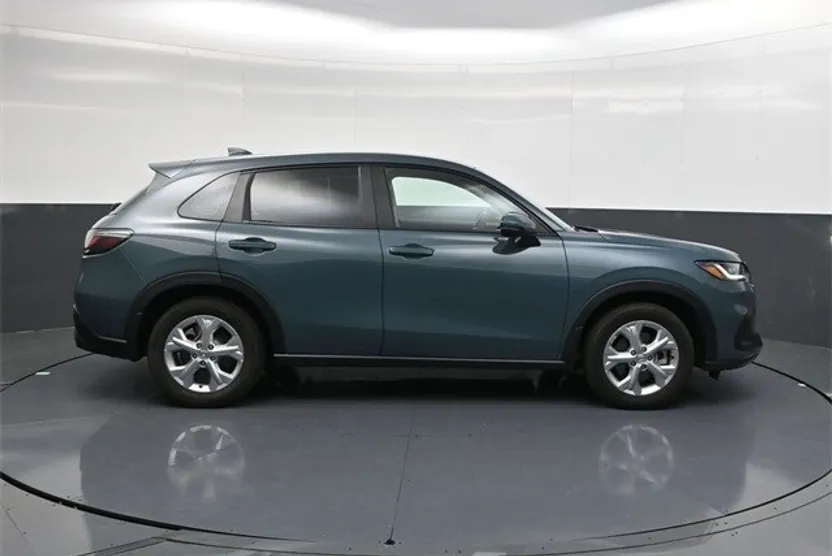 2025 Honda HR-V LX photo 1