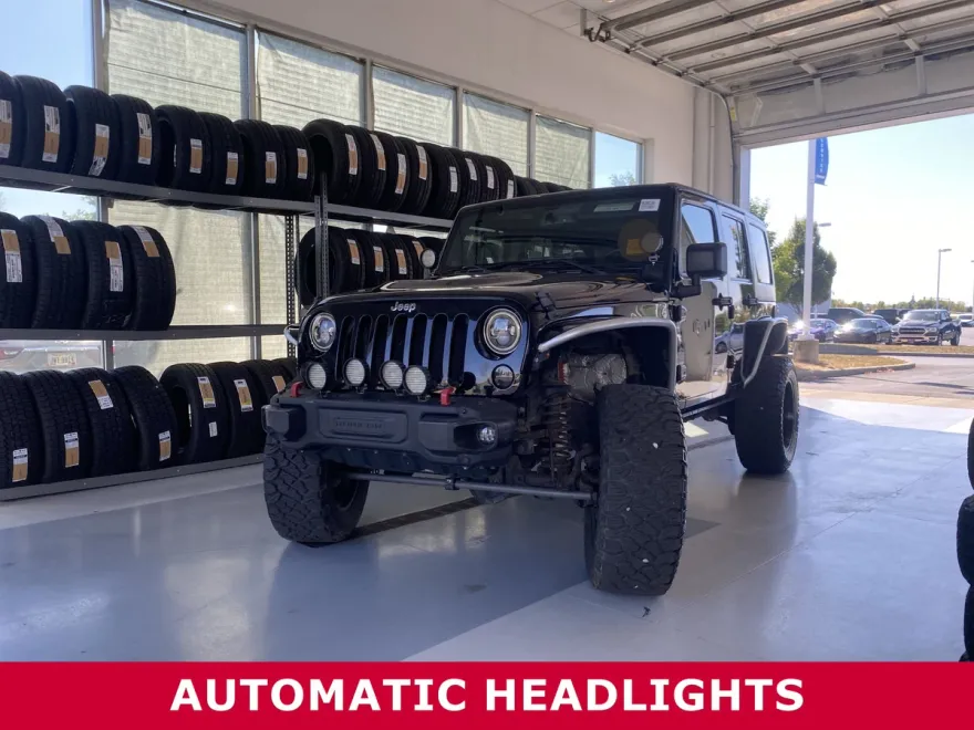 2014 Jeep Wrangler Unlimited Rubicon X photo 1