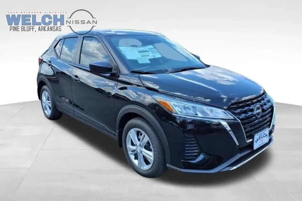2025 Nissan Kicks Play S photo 1