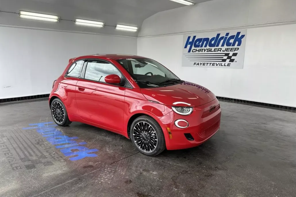 2024 Fiat 500e photo 1