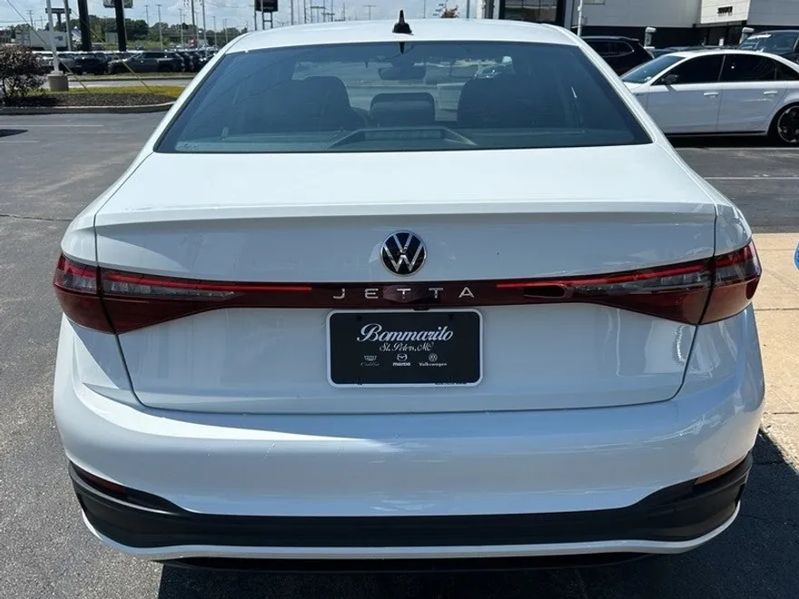2025 Volkswagen Jetta Sport photo 1