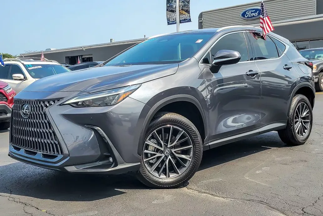 2025 Lexus NX 250 photo 1
