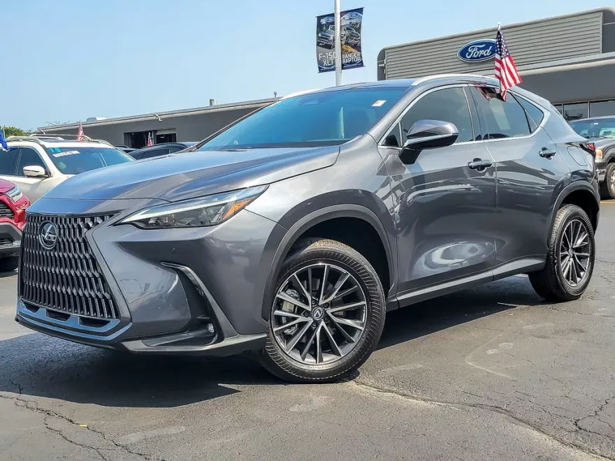 2025 Lexus NX 250 photo 1