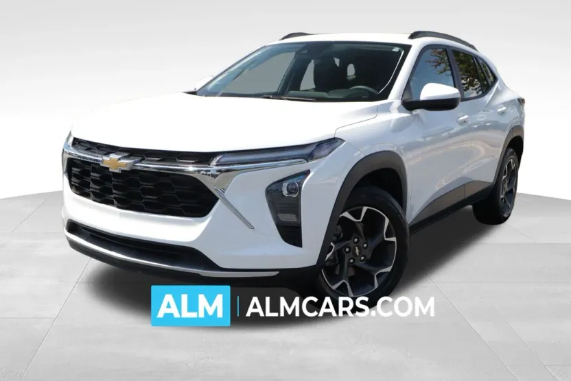 2024 Chevrolet Trax LT photo 1