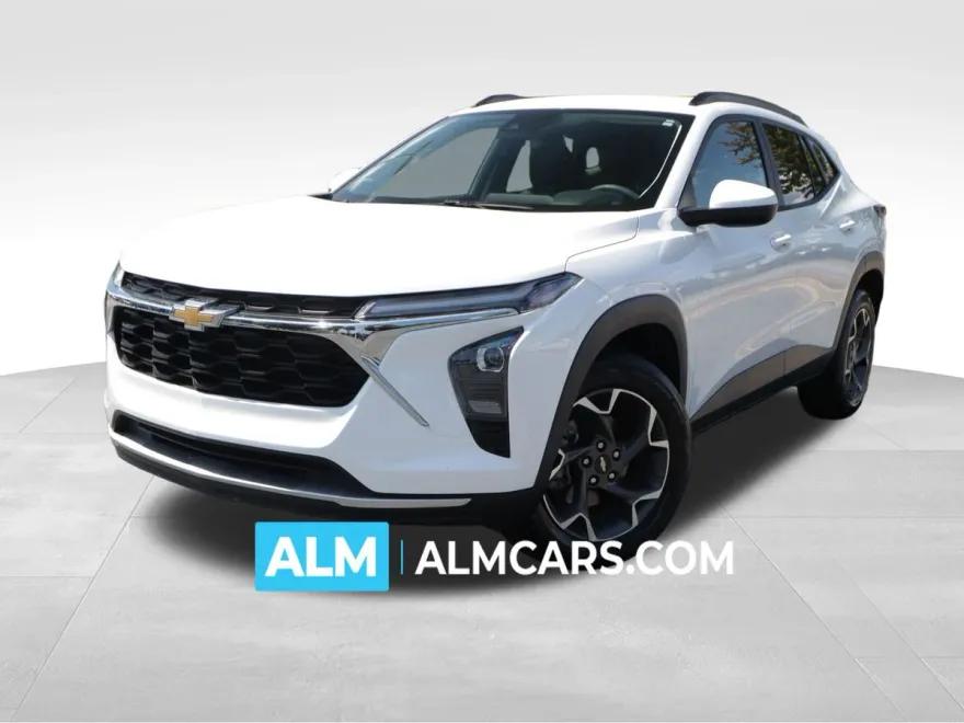 2024 Chevrolet Trax LT photo 1