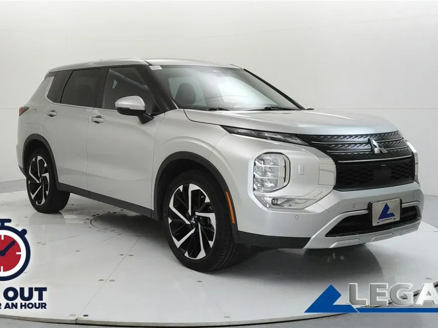 2023 Mitsubishi Outlander SE S-AWC photo 1