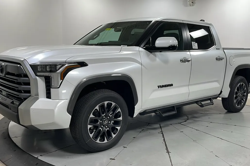 2026 Toyota Tundra Limited CrewMax photo 1