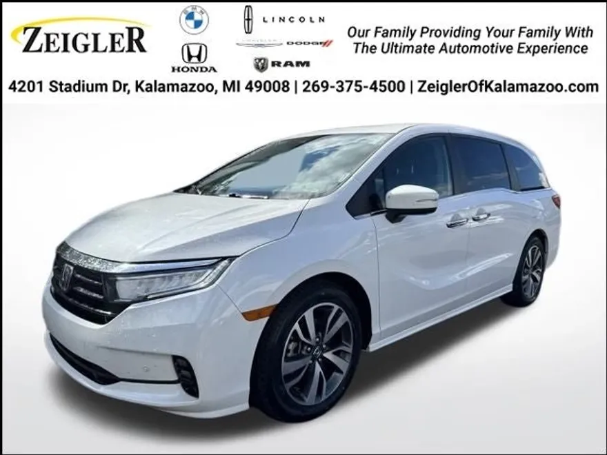 2023 Honda Odyssey Touring photo 1