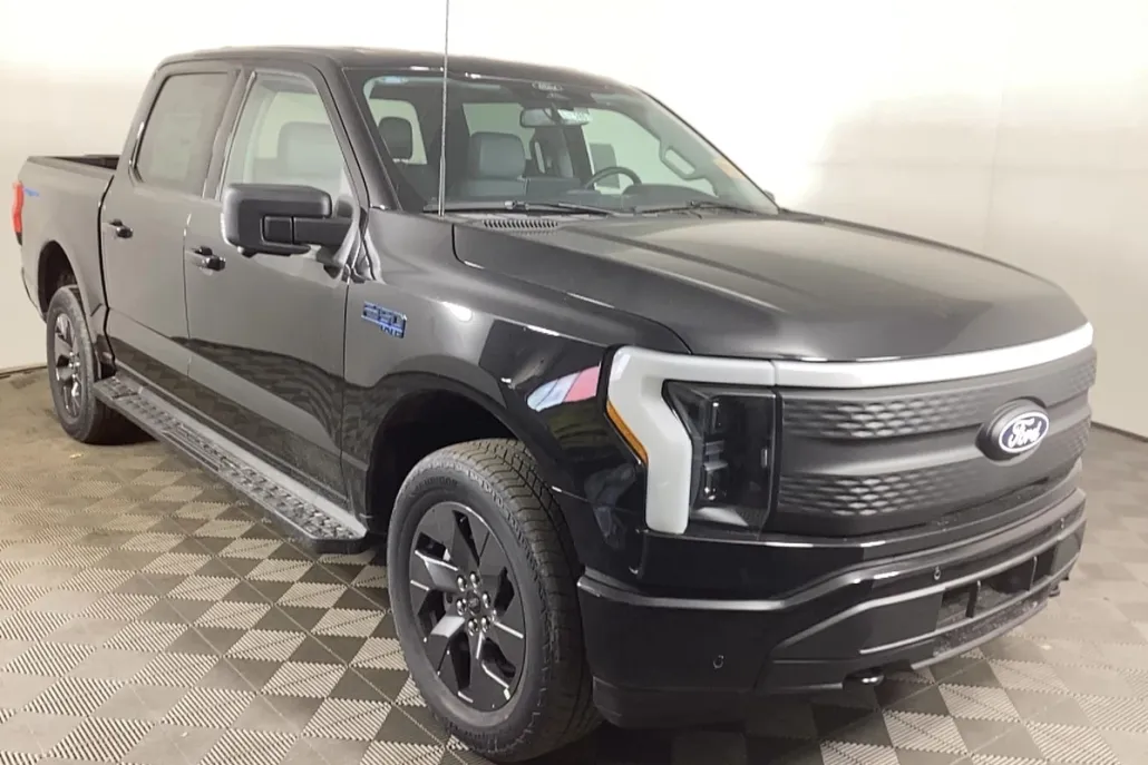 2025 Ford F-150 Lightning photo 1