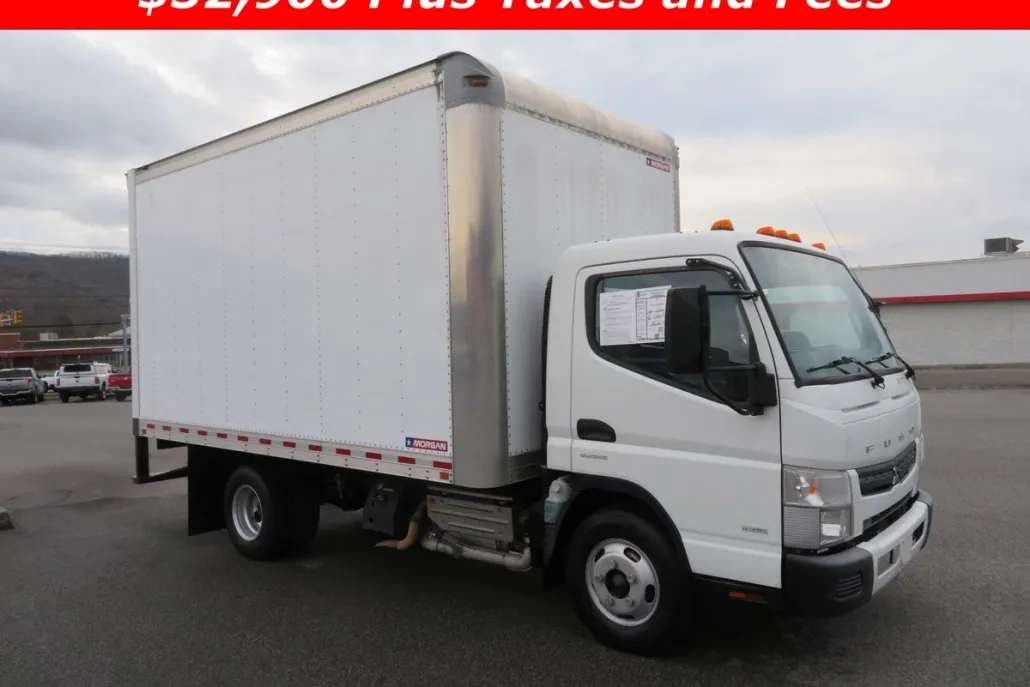 2017 Mitsubishi Fuso FEC52S photo 1