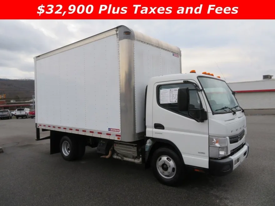 2017 Mitsubishi Fuso FEC52S photo 1