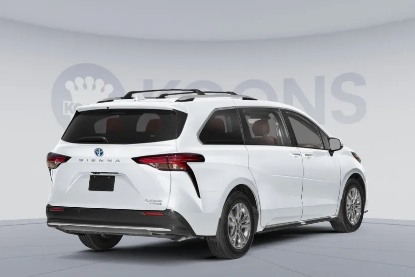 2025 Toyota Sienna Platinum photo 1