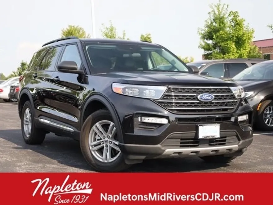 2024 Ford Explorer XLT photo 1