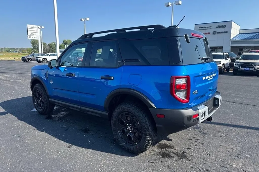 2025 Ford Bronco Sport Outer Banks photo 1