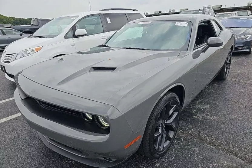 2023 Dodge Challenger SXT photo 1