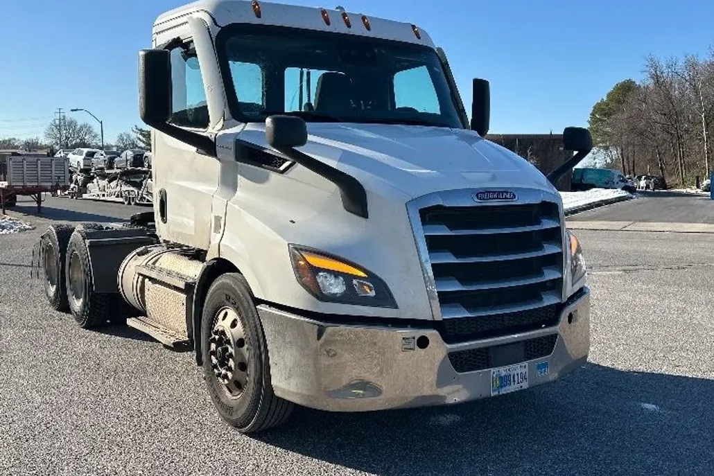 2020 Freightliner Cascadia 116" Day cab photo 1