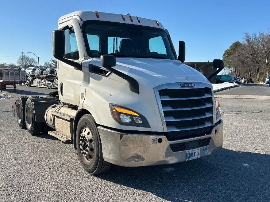 2020 Freightliner Cascadia 116" Day cab photo 1