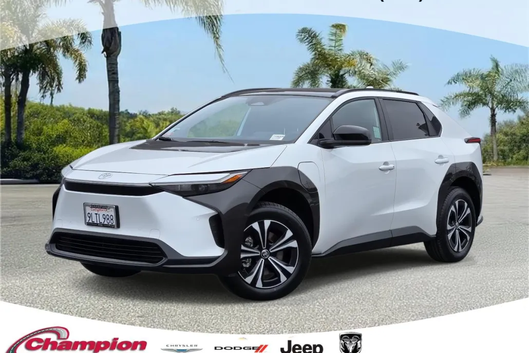 2024 Toyota bZ4X XLE photo 1