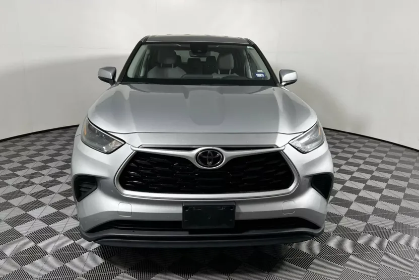 2022 Toyota Highlander L photo 1