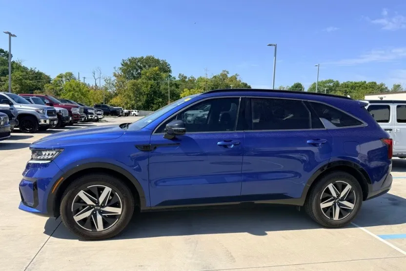 2021 Kia Sorento S photo 1