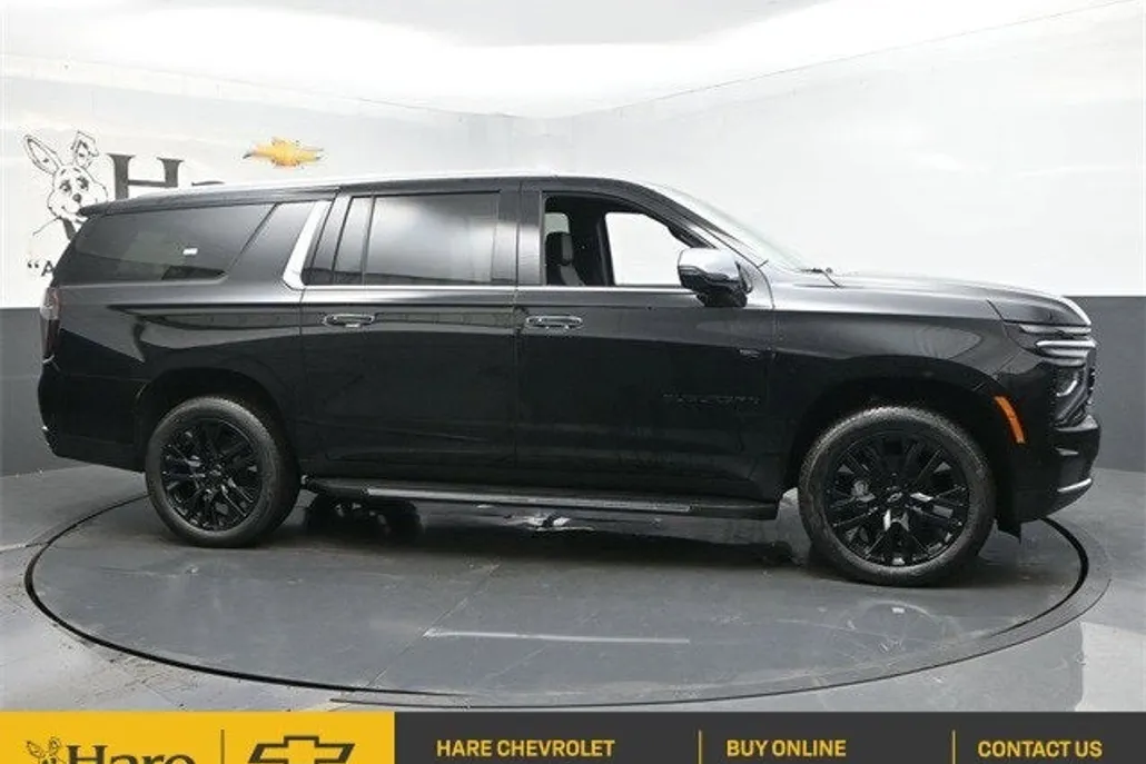 2025 Chevrolet Suburban Premier photo 1