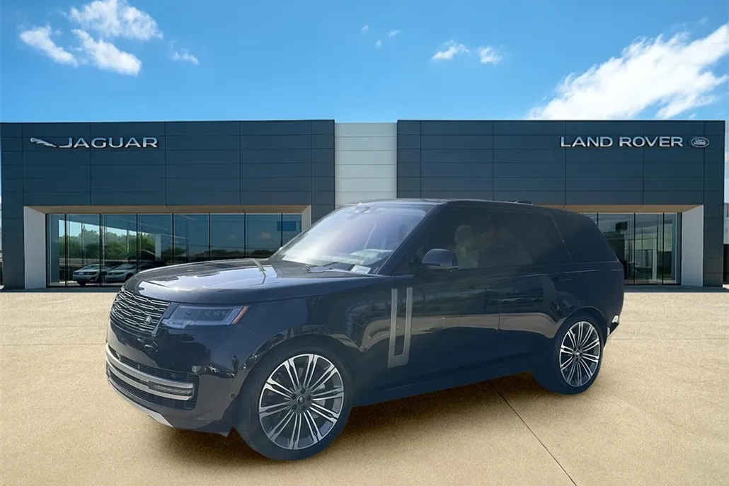 2023 Land Rover Range Rover SE photo 1