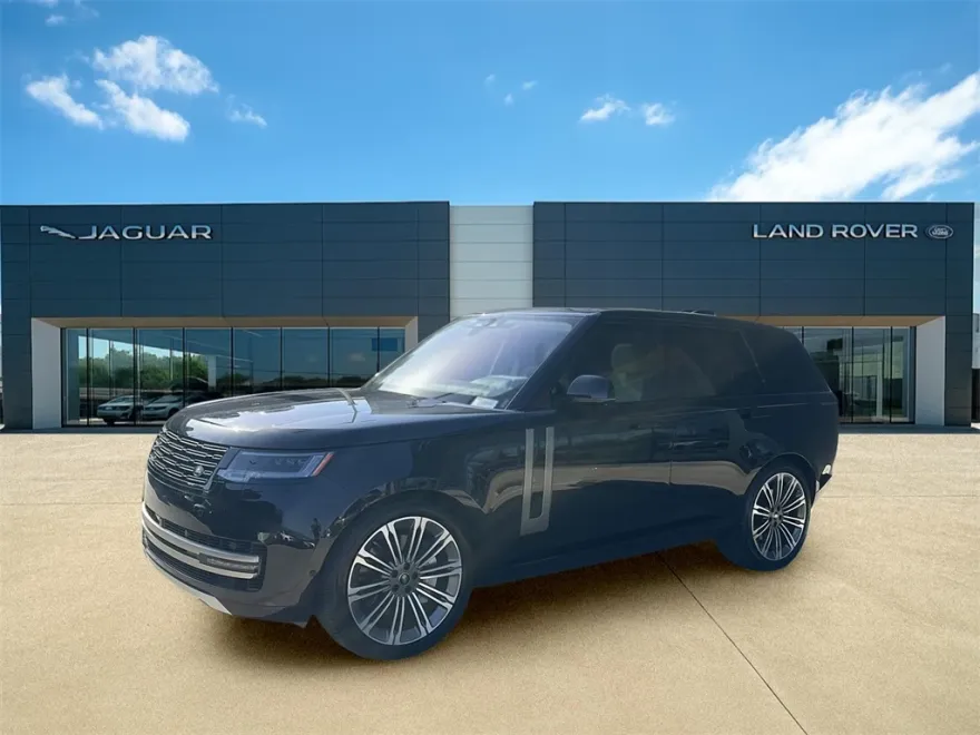 2023 Land Rover Range Rover SE photo 1