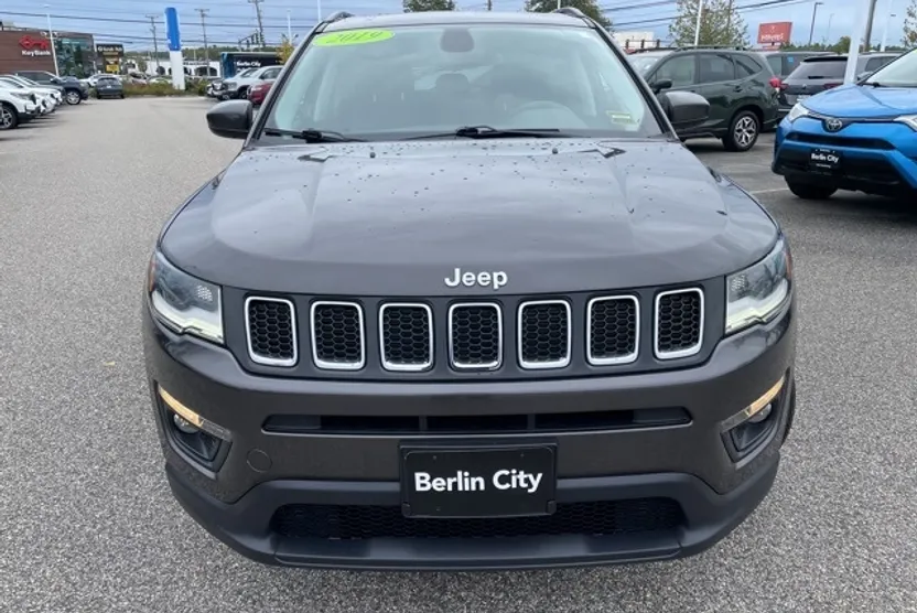 2019 Jeep Compass Latitude photo 1