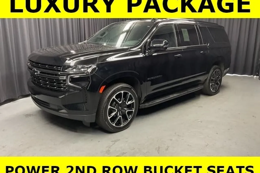 2022 Chevrolet Suburban RST photo 1