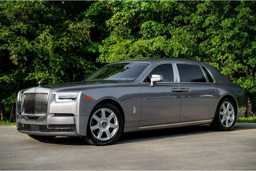 2019 Rolls Royce Phantom EWB photo 1