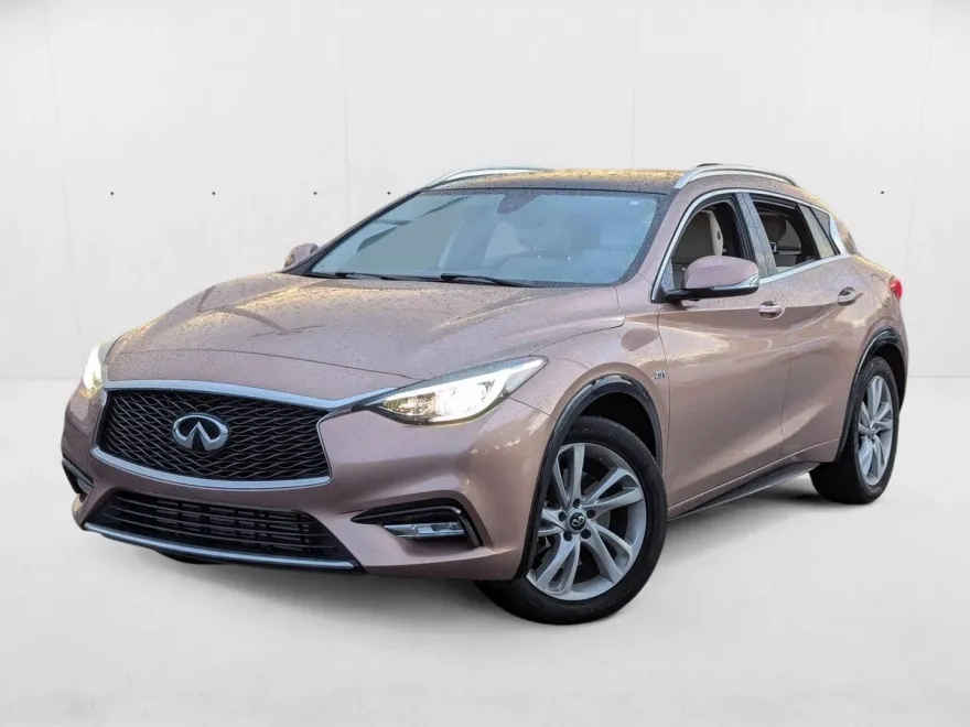 2018 Infiniti QX30 Premium photo 1