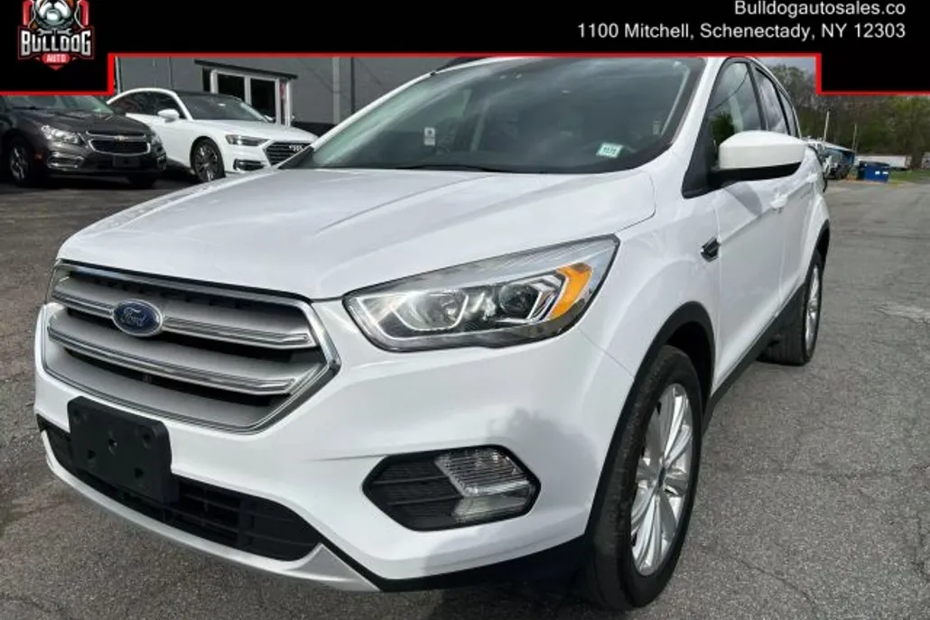 2019 Ford Escape SEL Sport photo 1