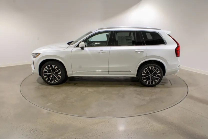 2026 Volvo XC90 Core photo 1