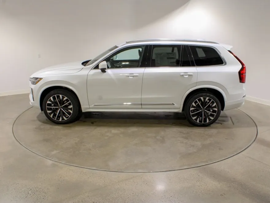 2026 Volvo XC90 Core photo 1