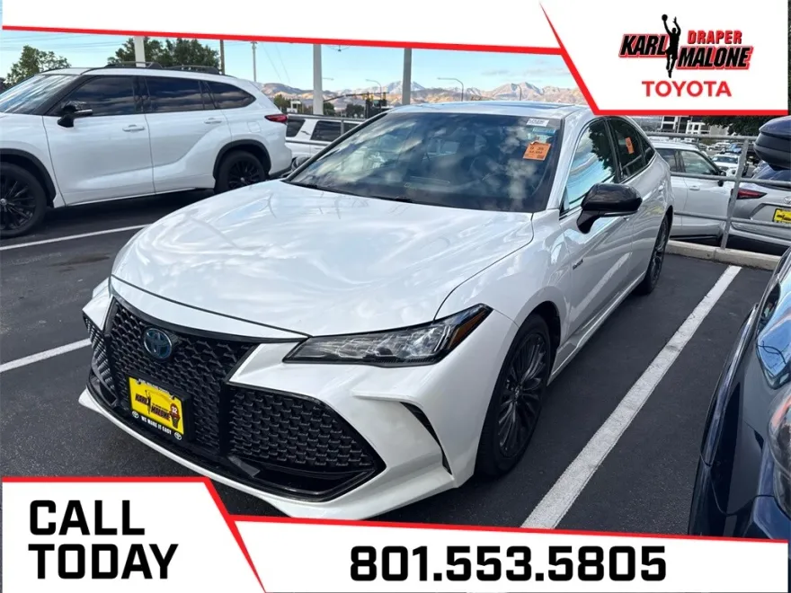 2019 Toyota Avalon Hybrid photo 1