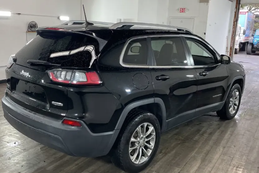 2019 Jeep Cherokee Latitude photo 1