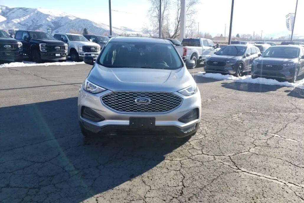 2024 Ford Edge SE photo 1