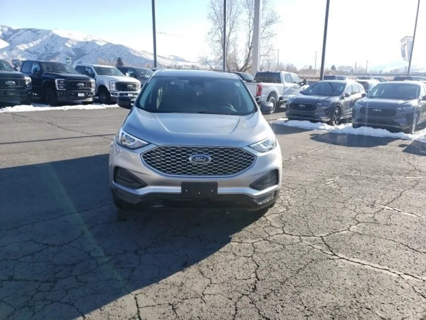 2024 Ford Edge SE photo 1