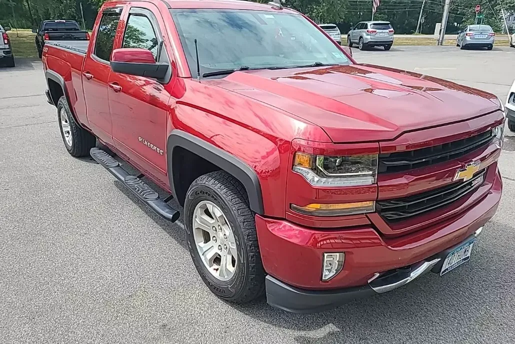 2018 Chevrolet Silverado 1500 LT photo 1