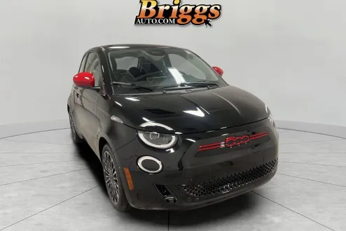 2024 Fiat 500e photo 2