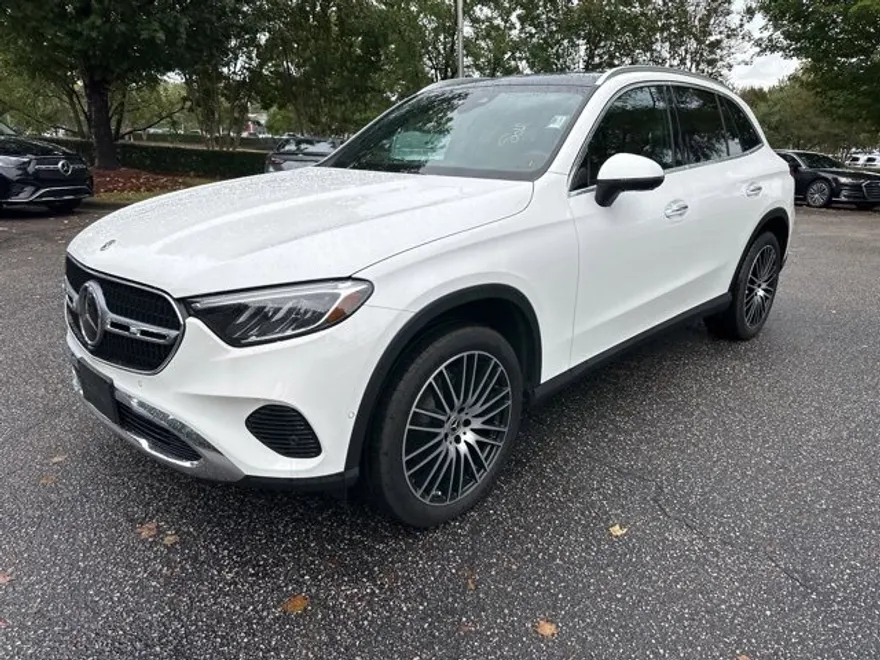 2023 Mercedes Benz GLC 300 photo 1