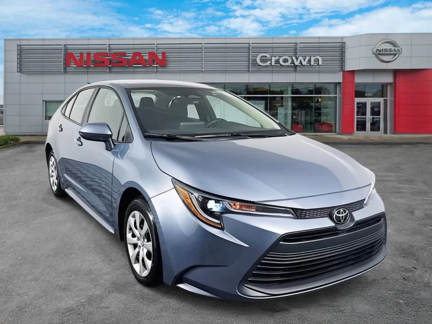 2024 Toyota Corolla LE photo 1
