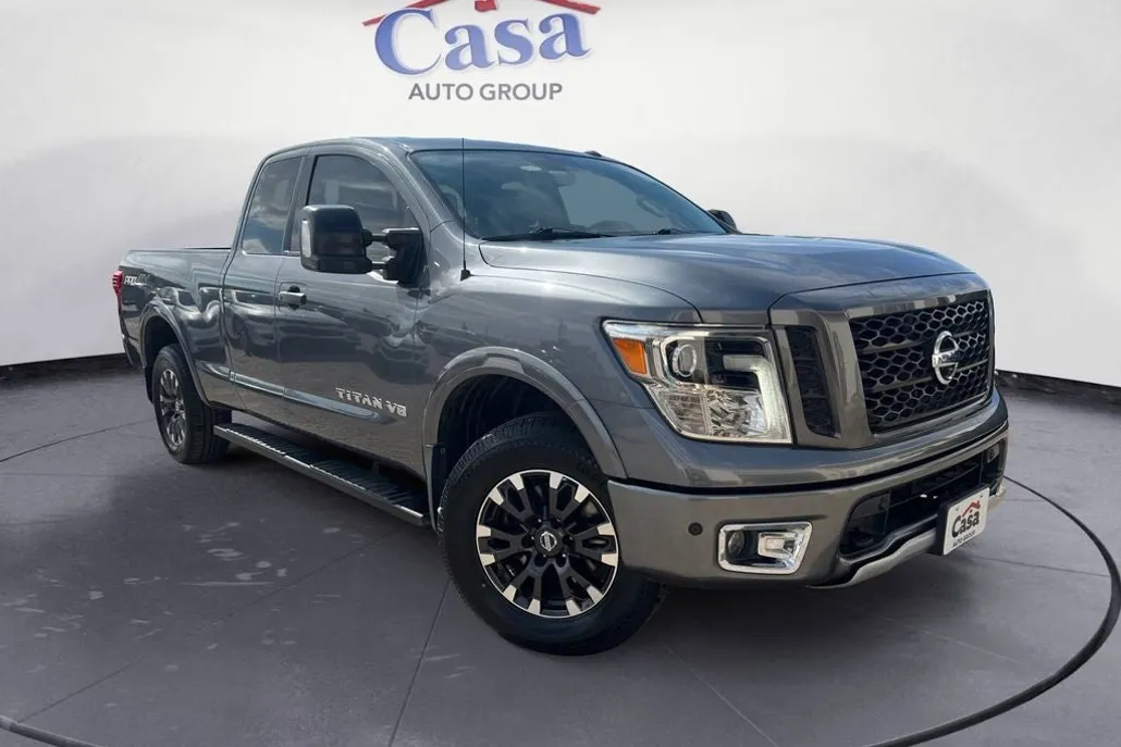 2018 Nissan Titan PRO-4X photo 1