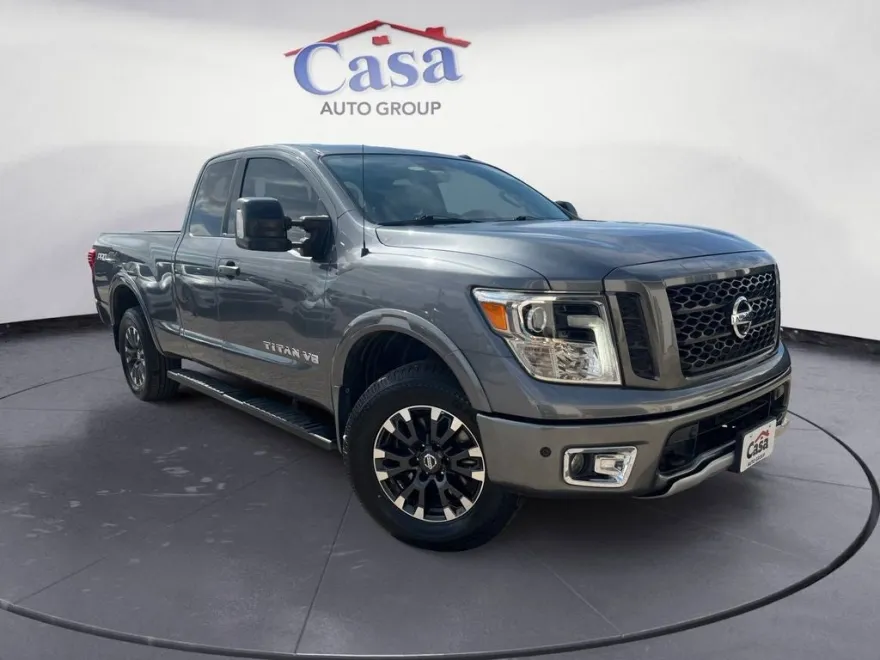 2018 Nissan Titan PRO-4X photo 1