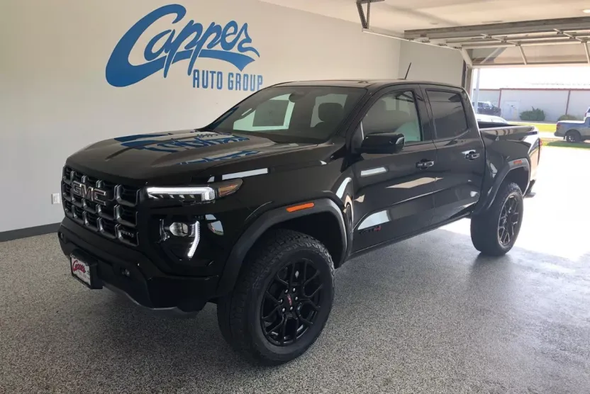 2025 Gmc Canyon AT4 photo 1