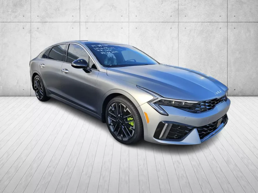 2025 Kia K5 GT photo 1