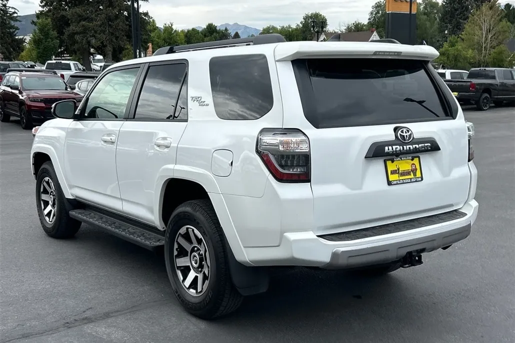 2024 Toyota 4Runner TRD Off-Road Premium photo 1